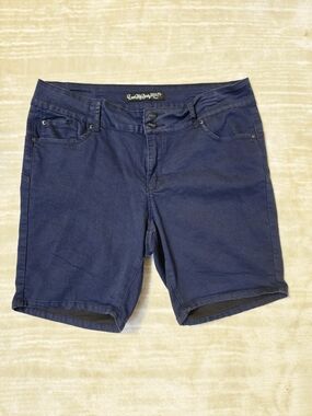 Casual Navy Bermuda Shorts with Stretch Waist